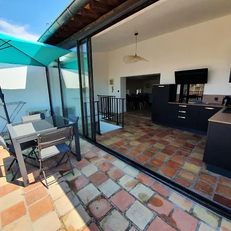 Au Coeur Du Centre Historique - Immeuble Classe - Terrasse - Climatise Apartment *