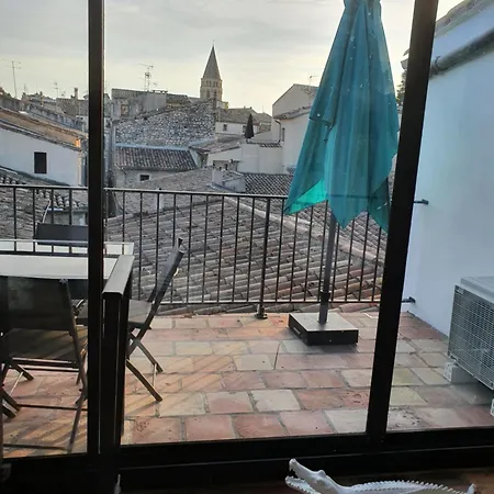 Au Coeur Du Centre Historique - Immeuble Classe - Terrasse - Climatise Apartment Nimes