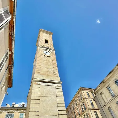 Au Coeur Du Centre Historique - Immeuble Classe - Terrasse - Climatise * Nimes