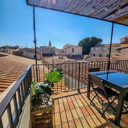 Au Coeur Du Centre Historique - Immeuble Classe - Terrasse - Climatise * Nimes