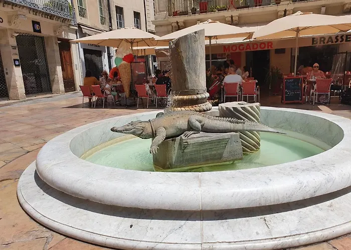 Apartamento Au Cœur Du Centre Historique - Immeuble Classé - Terrasse - Climatisé Nimes
