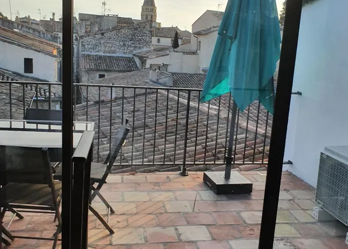 Au Cœur Du Centre Historique - Immeuble Classé - Terrasse - Climatisé Apartamento Nimes