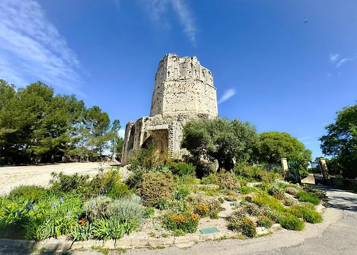 Au Cœur Du Centre Historique - Immeuble Classé - Terrasse - Climatisé * Nimes