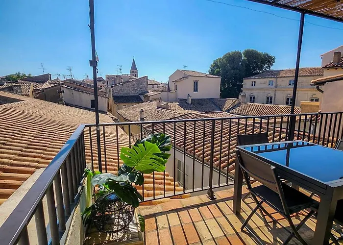Au Cœur Du Centre Historique - Immeuble Classé - Terrasse - Climatisé * Nimes